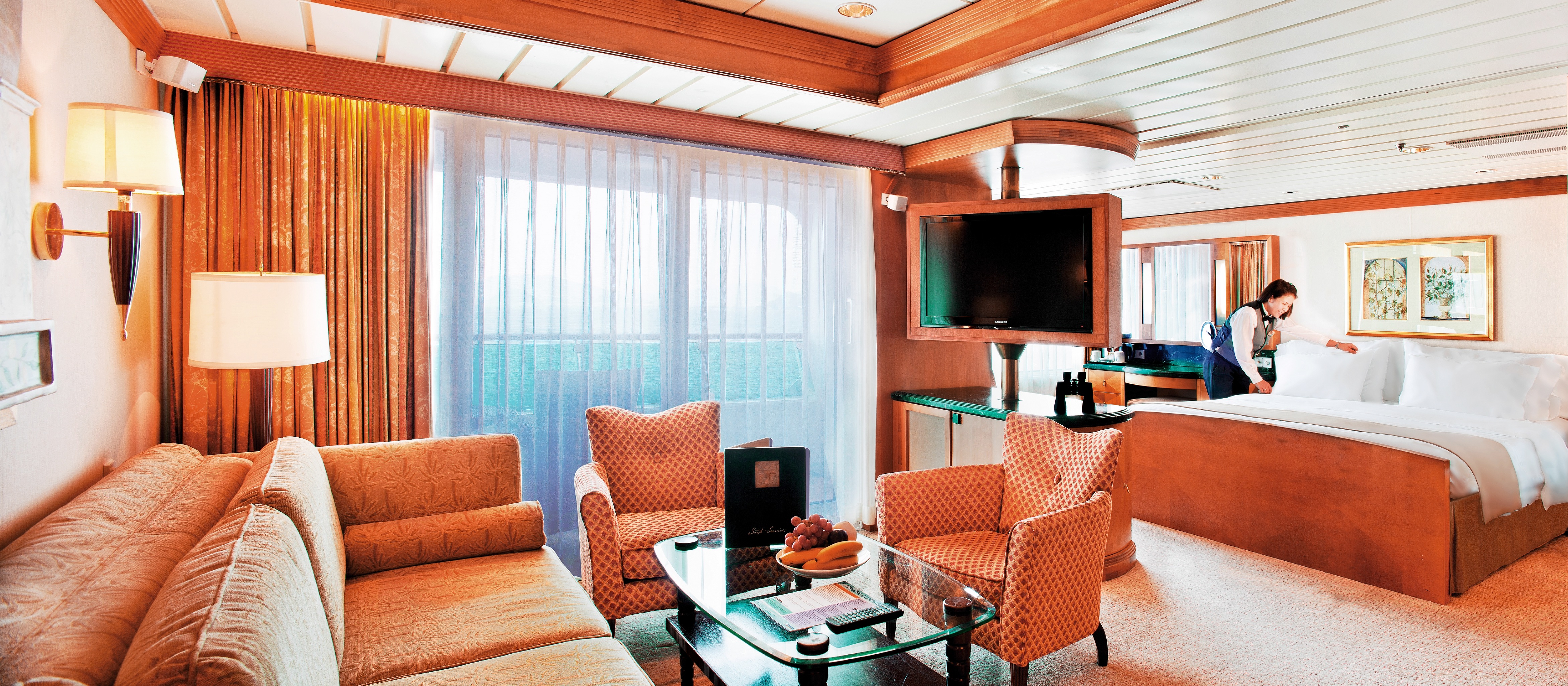 Royal Caribbean International Voyager of the Seas Accommodation Owners Suite 1.jpg